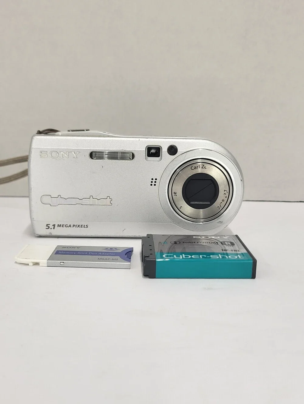 Sony Cybershot DSC-P100 5.1 MP Digital Camera With Memory Card, Battery Tested